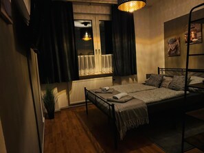 2 chambres, fer et planche à repasser, lit parapluie, Wi-Fi gratuit