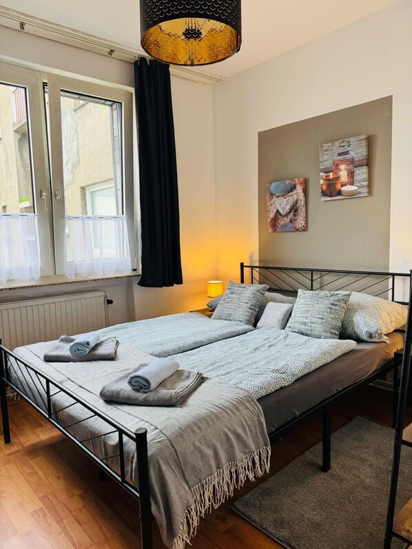 2 bedrooms, iron/ironing board, travel cot, free WiFi