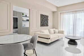 Leilighet, 1 soverom, tilgjengelighetstilpasset, røyk | Oppholdsrom