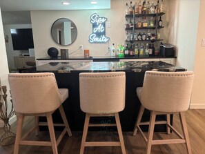 Bar (in der Unterkunft)