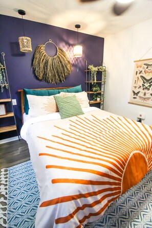 3 habitaciones, tabla de planchar con plancha, wifi y ropa de cama 