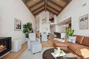 Smart TV, fireplace, stereo