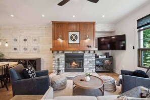 Smart-tv, pejs, stereoanlæg