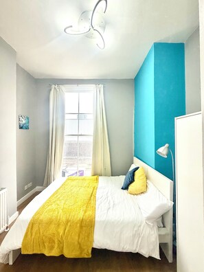 2 quartos, escrivaninha, ferros/tábuas de passar roupa, Wi-Fi