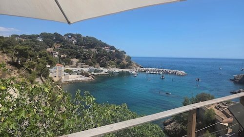 L'Escapade belle villa 90m2 rénovée en 2024,  climatisée, les pieds dans l'eau. 