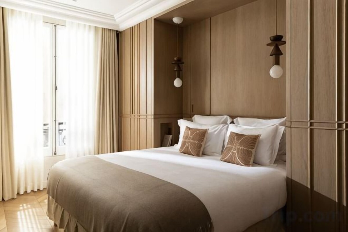 Lakens van Egyptisch katoen, luxe beddengoed, een kluis op de kamer