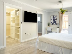 4 bedrooms, iron/ironing board, travel cot, WiFi