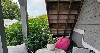 Guest Suite with Bedroom, Living Room, Dining Area, Full Bath,off street parking
