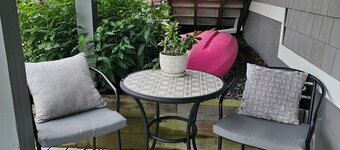 Guest Suite with Bedroom, Living Room, Dining Area, Full Bath,off street parking