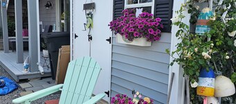 Guest Suite with Bedroom, Living Room, Dining Area, Full Bath,off street parking