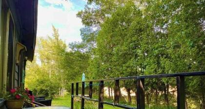 Kissing Bridge Cottage