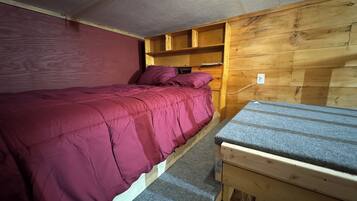 2 makuuhuonetta, vauvan matkasänky, ilmainen Wi-Fi, vuodevaatteet