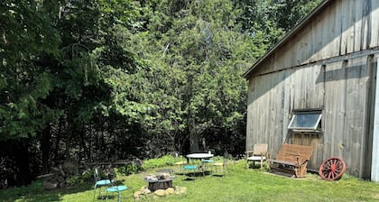 Barn stay with dairy goats! Your clean cozy spot in the barn is waiting for you
