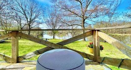 Kissing Bridge Cabin