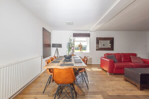 In-room dining - Barn Cottage - North East Escapes (Bamburgh)