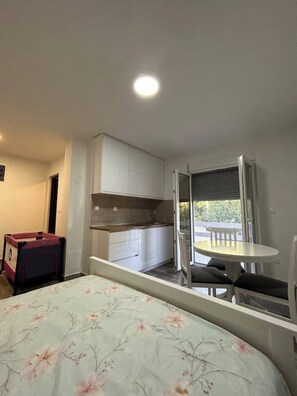 1 bedroom, iron/ironing board, WiFi, bed sheets - NNL Apartment 2 (Municipality)