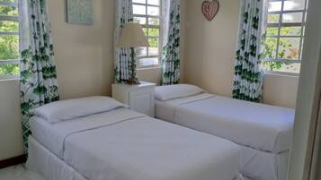 1 chambre, coffres-forts dans les chambres, fer et planche Ă repasser