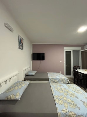 1 bedroom, iron/ironing board, WiFi, bed sheets
