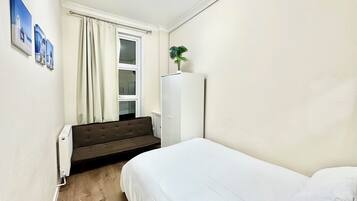 2 bedrooms, iron/ironing board, WiFi, bed sheets