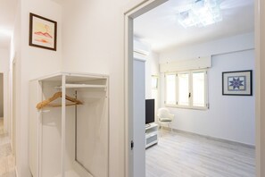 Interior - Ninetta a Foria - One Bedroom Apartment, Sleeps 4 (Naples)