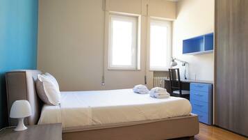 2 Schlafzimmer, BĂŒgeleisen/BĂŒgelbrett, kostenloses WLAN, BettwĂ€sche