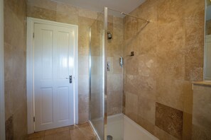 Cottage | Bathroom | Towels - Stewards Cottage - North East Escapes (Bamburgh)