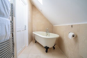 Cottage | Bathroom | Towels - Stewards Cottage - North East Escapes (Bamburgh)