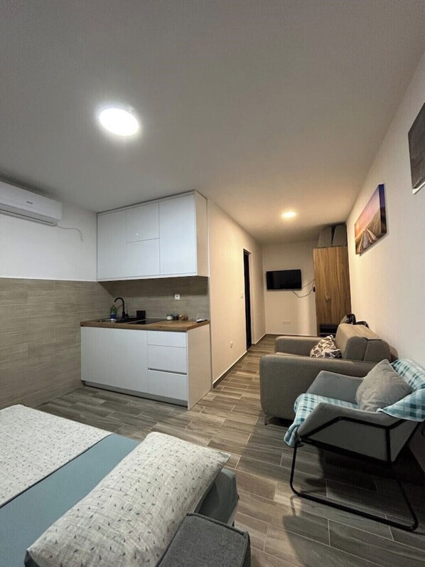 1 bedroom, iron/ironing board, WiFi, bed sheets - NNL Apartment 4 (Municipality)