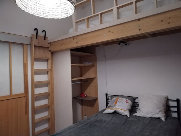 1 dormitori, planxa i posts de planxar, wifi i roba de llit 