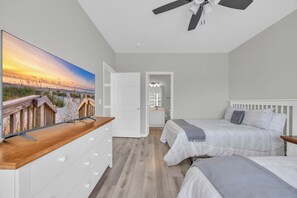2 quartos, ferros/tábuas de passar roupa, Wi-Fi, roupa de cama