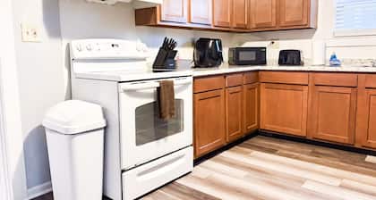 Cozy Urban Escape with 3 Bedrooms 1.5 bath