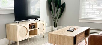 Stylish 2-Bedroom duplex in prime location!