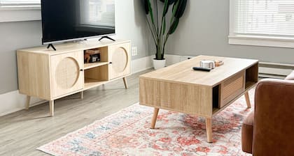 Stylish 2-Bedroom duplex in prime location!