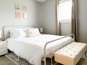 2 bedrooms, desk, iron/ironing board, travel cot