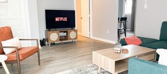Chic 2-Bedroom Retreat With 2 TV’s