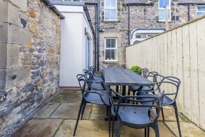 Terrace/patio - Grove Cottage - North East Escapes (Bamburgh)