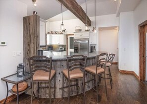 Lägenhet (3 Bedroom in the heart of Vail Villag) | Eget kök