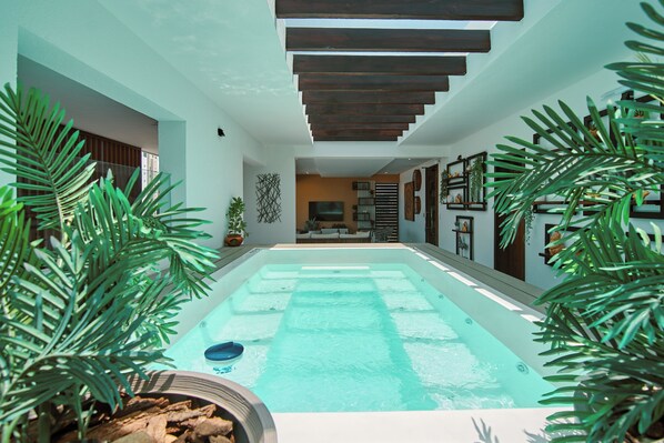 A heated pool - Luxurious Retreat in the Heart of the City / Picuzzi & Gym (Santiago)