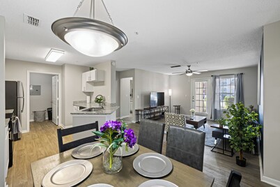 Modern 3BR Near UGA & Sanford Stadium, Pool + Gym and Hospitals