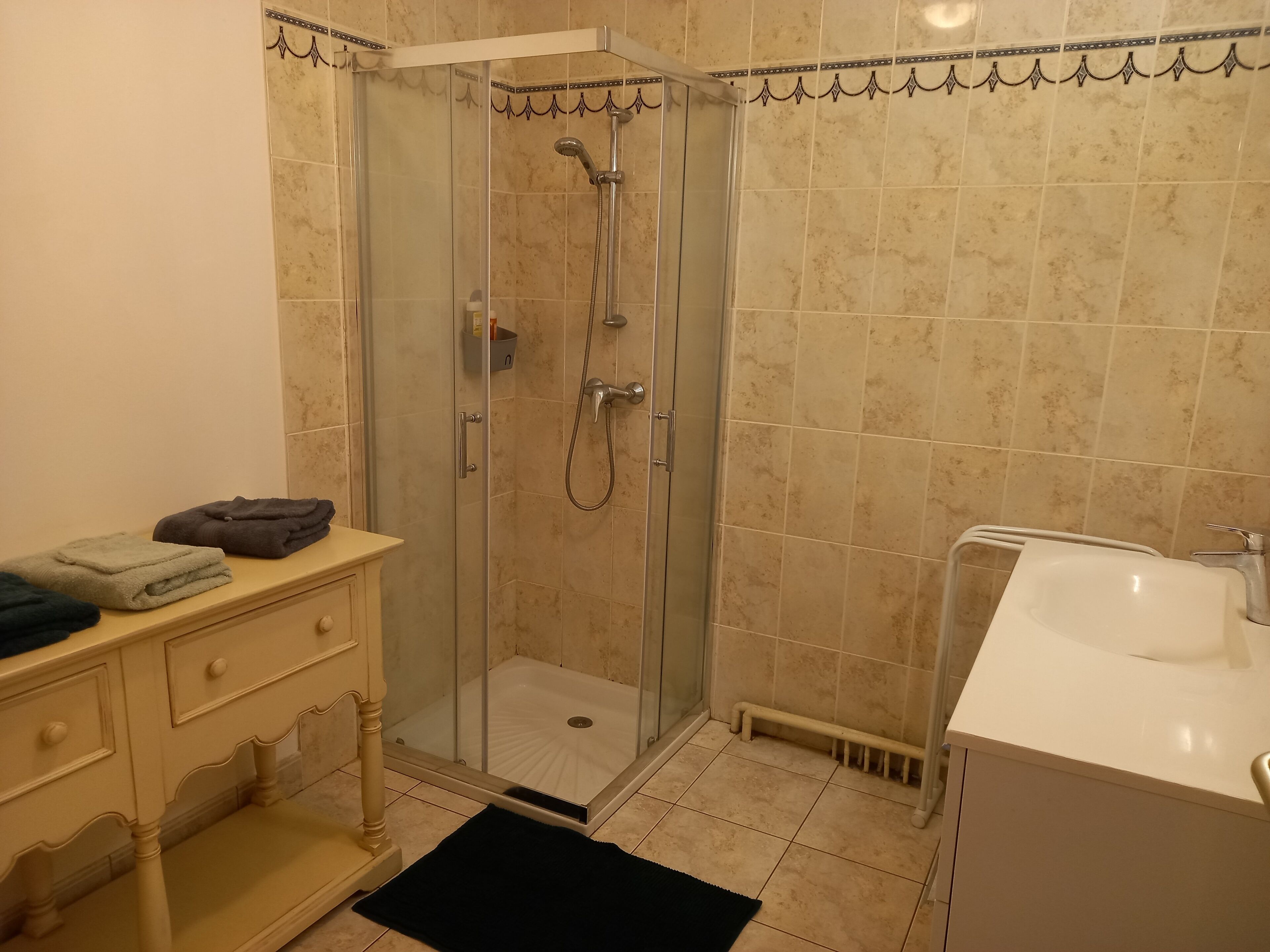 Shower, free toiletries, hair dryer, towels