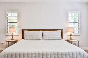 3 bedrooms, iron/ironing board, WiFi, bed sheets - Paradise in Palm Harbor l Pool l Newly Renovated l Family Friendly (Palm Harbor)