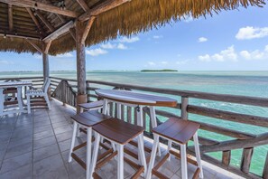 Outdoor dining - Tiki Time in Cudjoe Key 136 (Cudjoe Key)