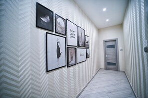 Interior detail - LudBen Dante (Naples)