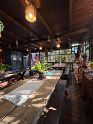 Free daily buffet breakfast - Pousada Praia do Farol (Paranaguá)