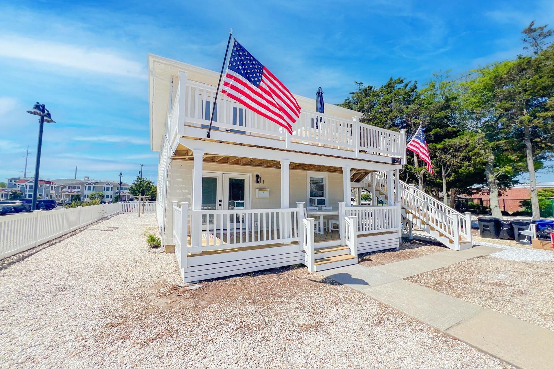 New Stone Harbor House  - 1st Floor-With Everything! 3-bdrm; 1.5 bath; WiFi / AC