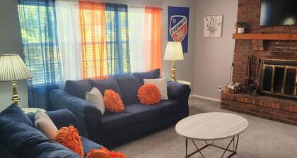 Charming 2-bedroom townhome with WiFi, AC in gorgeous Cincinnati