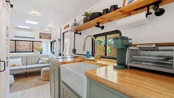 Fridge, stovetop, coffee/tea maker, toaster