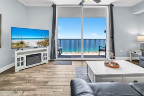 Lejlighed - 1 kingsize-seng med sovesofa (Tidewater 2604 - SunBeam Dreams) | Opholdsområde | Tv