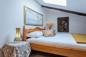 Condo | 1 habitación, tabla de planchar con plancha, wifi gratis y ropa de cama 