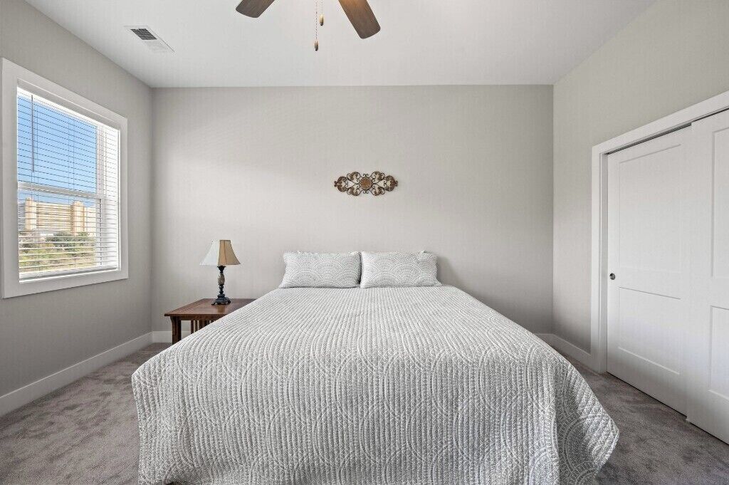 4 bedrooms, desk, iron/ironing board, free WiFi